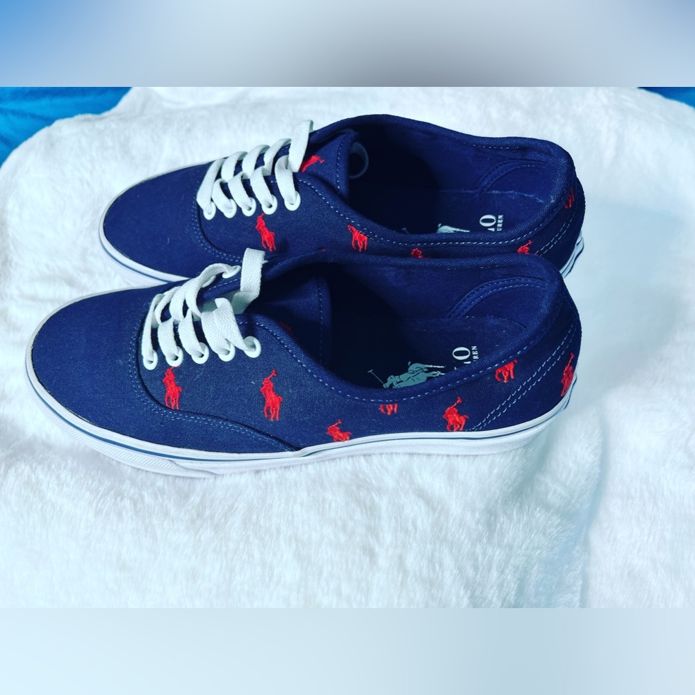 Men’s low cut sneakers